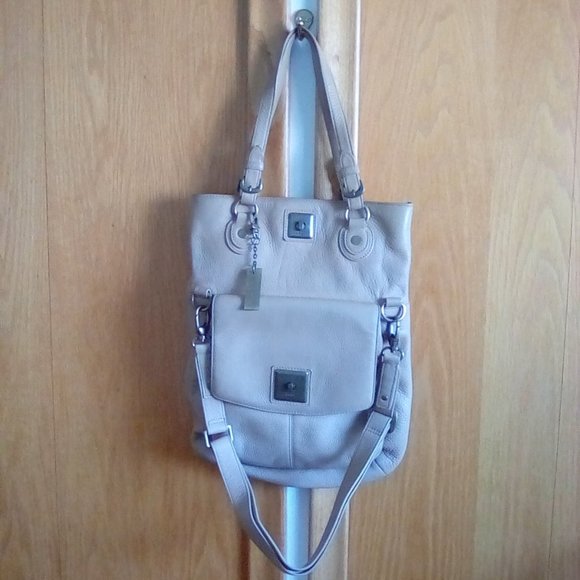 DKNY Handbags - DKNY Convertible Leather Bag Purse